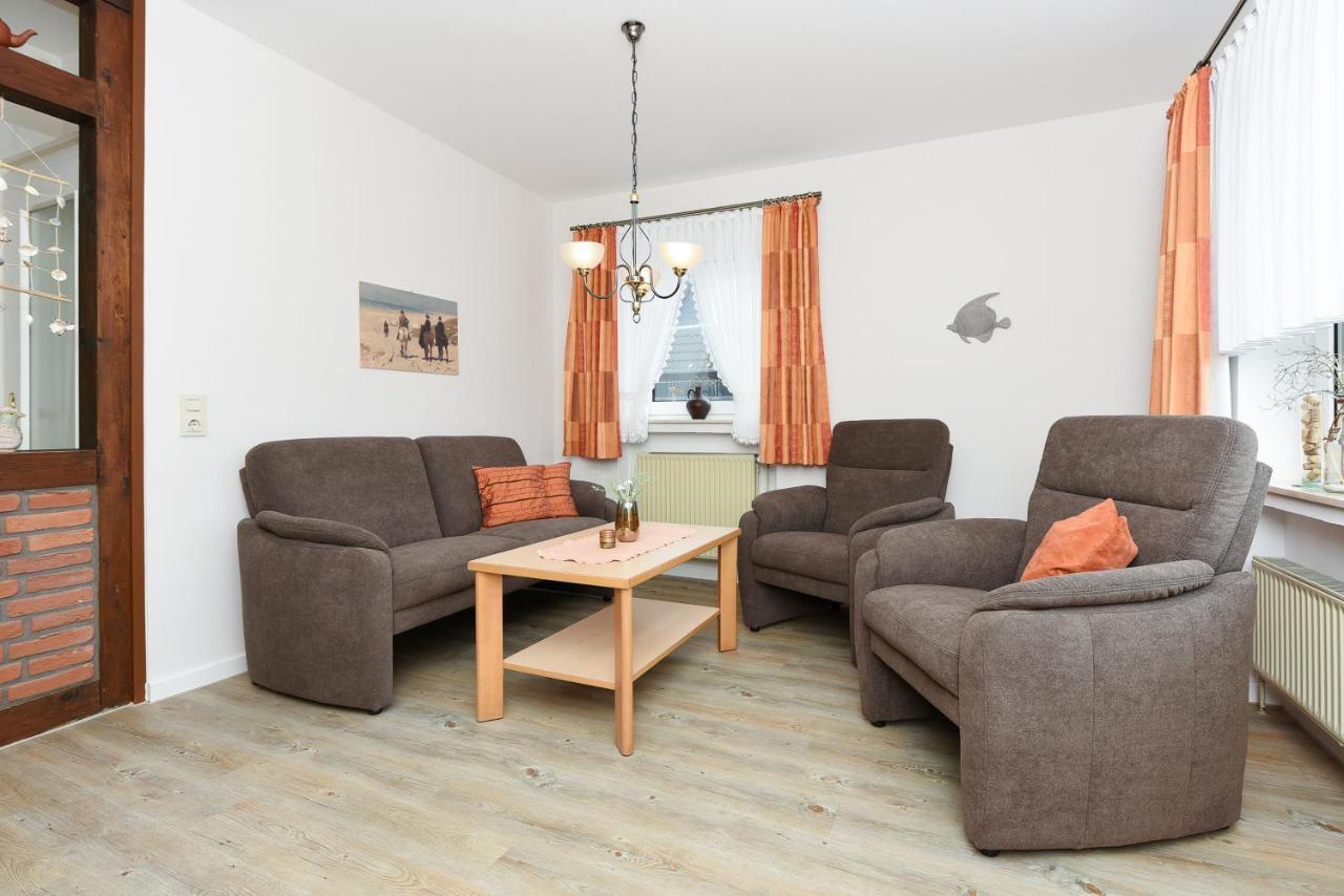 Ferienwohnungen Im Haus Am Wattenmeer Neuharlingersiel Exterior photo