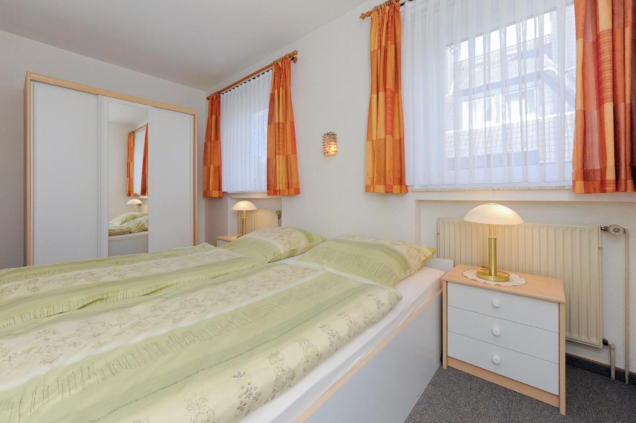 Ferienwohnungen Im Haus Am Wattenmeer Neuharlingersiel Exterior photo