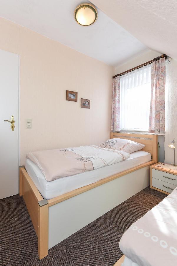 Ferienwohnungen Im Haus Am Wattenmeer Neuharlingersiel Exterior photo
