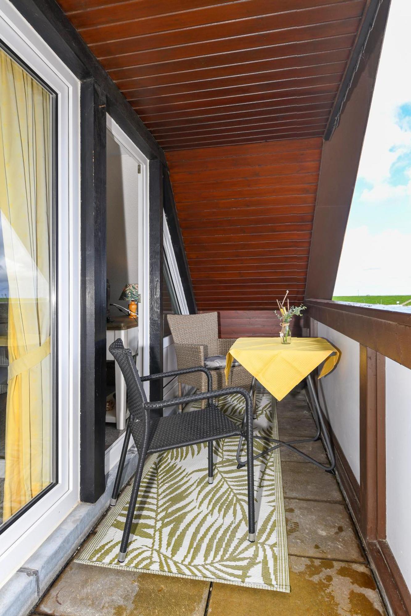 Ferienwohnungen Im Haus Am Wattenmeer Neuharlingersiel Exterior photo